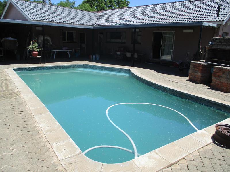 4 Bedroom Property for Sale in Pellissier Free State